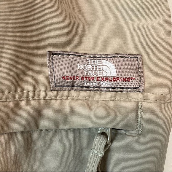 North Face Convertible Hiking Plants 12 - Picture 5 of 9